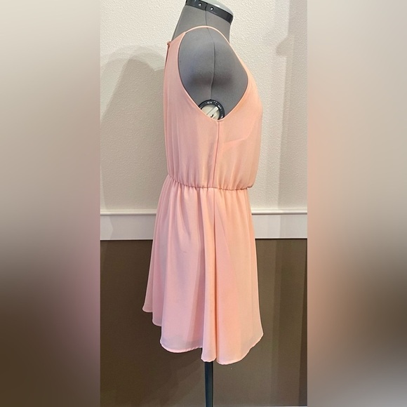 G by Guess Halter Dress Size S Peach/Blush Pink Summer Sheer Chiffon Lined - Picture 2 of 9
